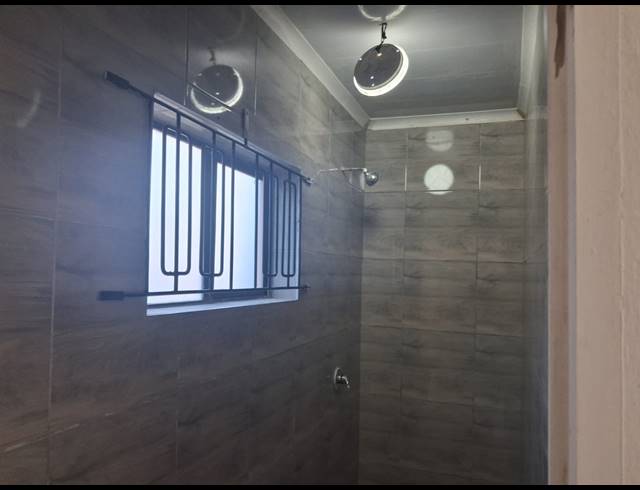 3 BEDROOM HOUSE FOR SALE IN CRAIGIEBURN